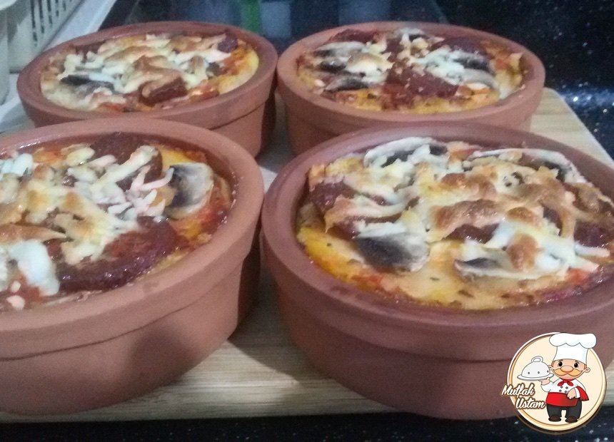 Güveçte Yada Borcamda Pizza (Hamursuz Unsuz)