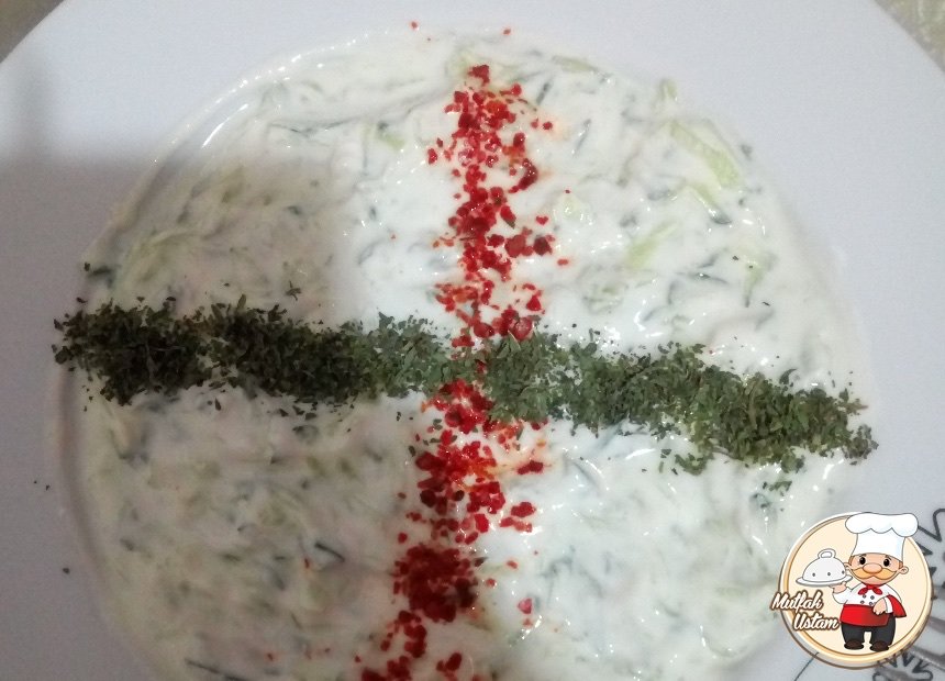 Yoğurtlu Salatalık Mezesi