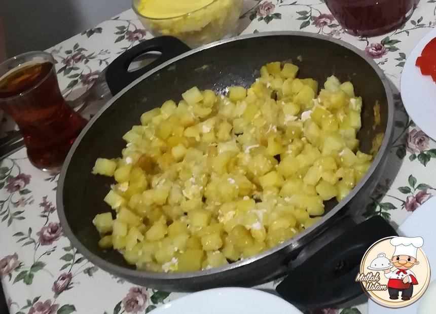 Patatesli Yumurta