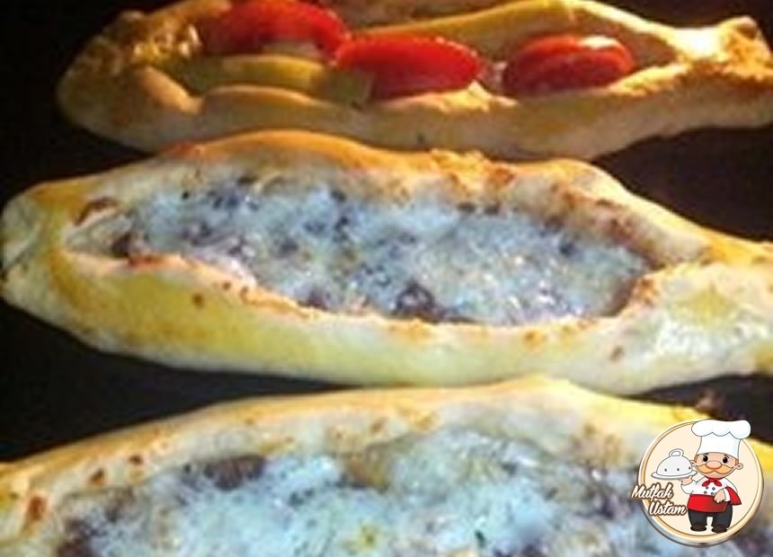 Evde Kıymalı Pide