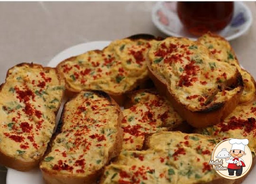 Fırında Peynirli Yumurtalı Ekmek