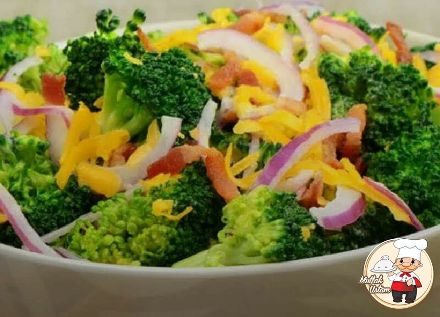 Brokoli Salatası