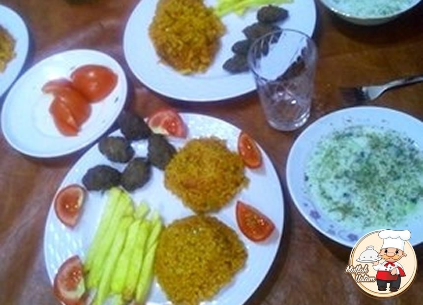 Sebzeli Köfteli Bulgur Pilavı