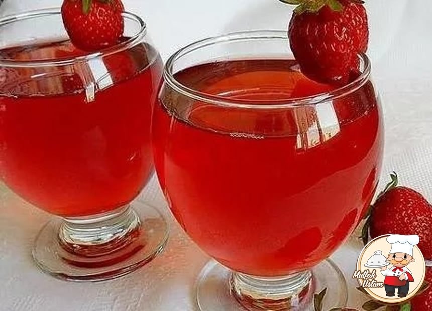 Yaz Ayları İçin Çilek Suyu