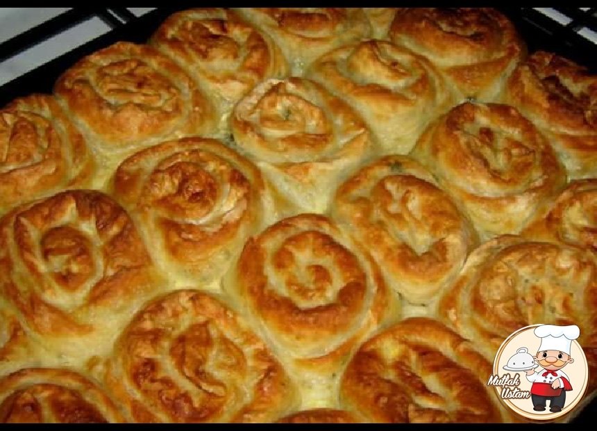 Ispanaklı Peynirli Gül Böreği