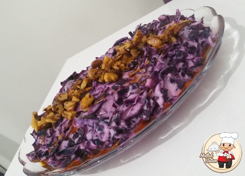 Mor Lahana Salatası (Yoğurtlu)